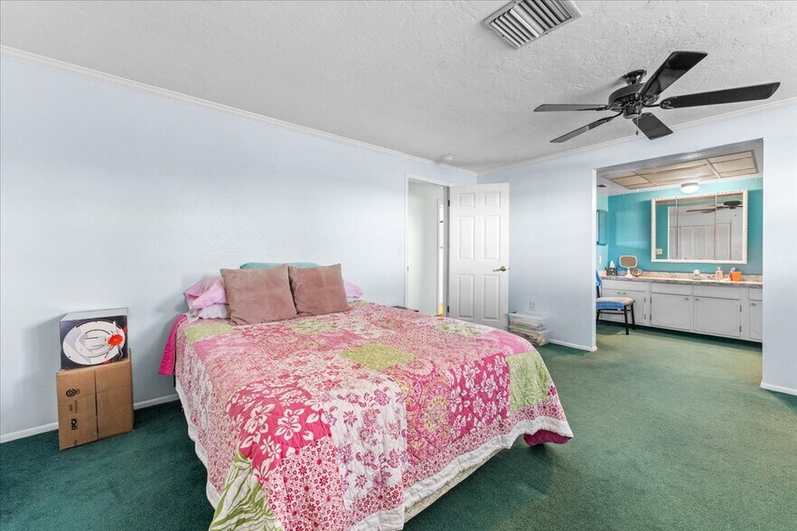 More Photos Of 5812 Missouri Ave, New Port Richey Flex For Sale