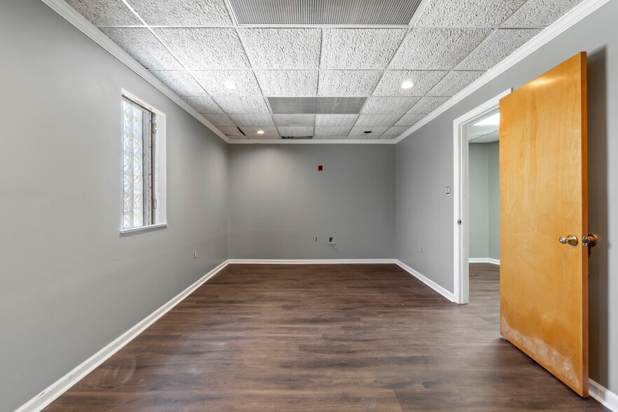 More Photos Of 101 Railroad Ave, Carnegie Warehouse For Sale