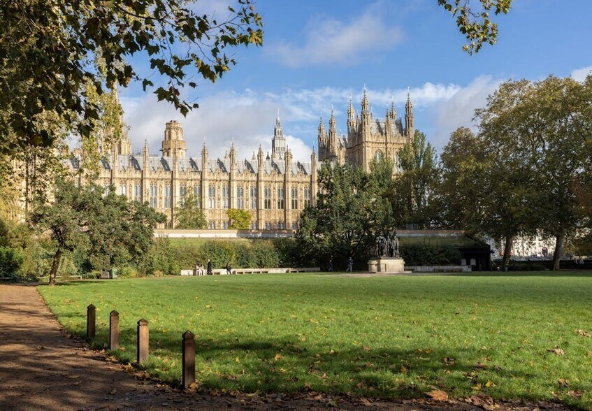 More Photos Of 4 Millbank, London Office For Lease