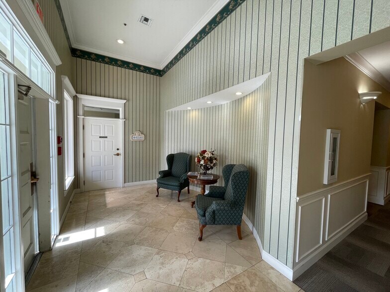 More Photos Of 8830 S Tamiami Trl, Sarasota Office For Lease