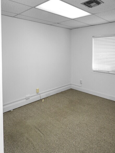 More Photos Of 1331 S Harbor City Blvd, Melbourne Office Residential For Lease