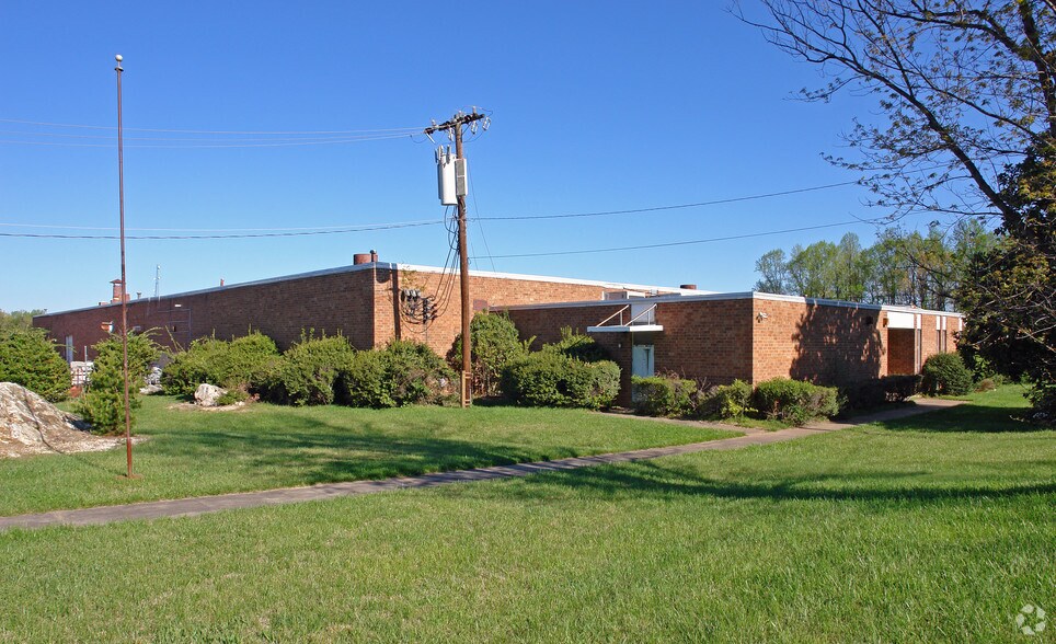Primary Photo Of 1708 Fairfax Rd, Greensboro Manufacturing For Sale
