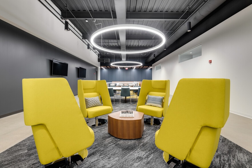 More Photos Of 455 Duke Dr, Franklin Office For Lease