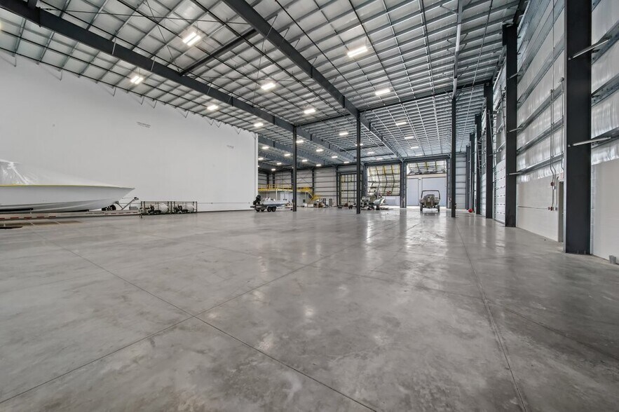 More Photos Of 1340 Commerce way, Stuart Warehouse For Lease