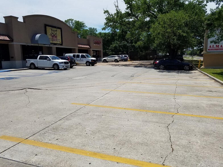 More Photos Of 623 E Boyd Dr, Baton Rouge Restaurant For Lease