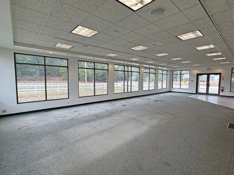 More Photos Of 149 Sheep Davis Rd, Pembroke Storefront For Lease