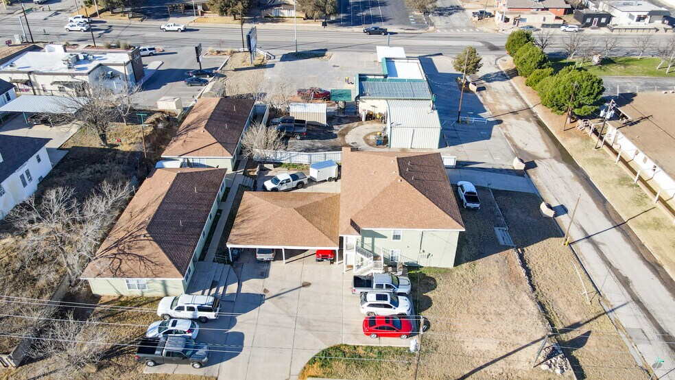 More Photos Of 900 Scurry St, Big Spring Apartments For Sale