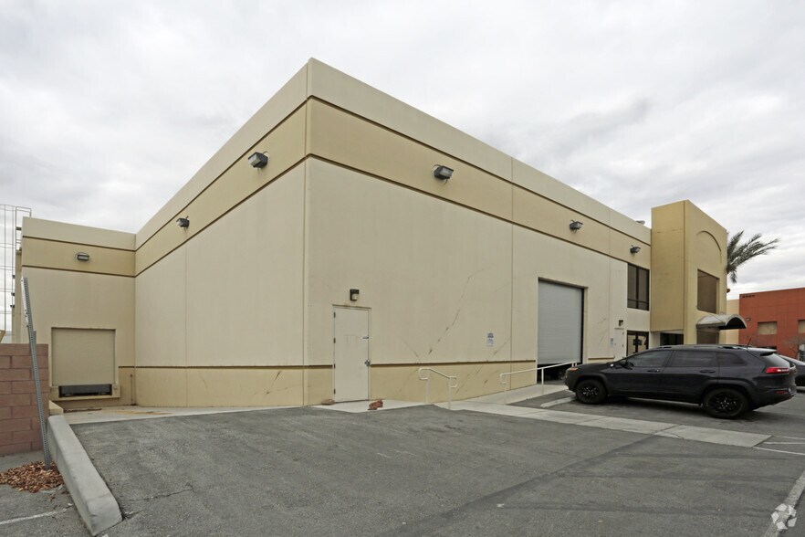 More Photos Of 4285 Wagon Trail Ave, Las Vegas Warehouse For Lease