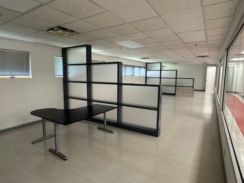 More Photos Of 1 Raritan Rd, Oakland Manufacturing For Lease