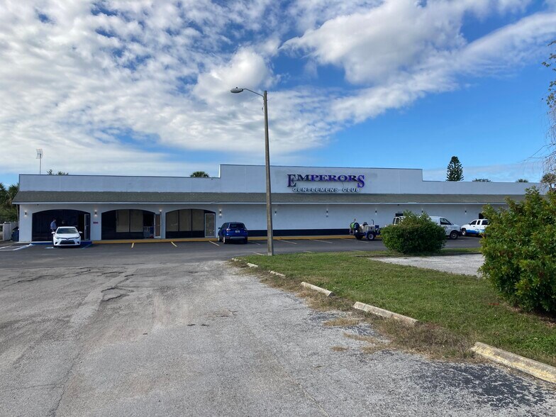 More Photos Of 2851 US Highway 19, Holiday Bar For Sale