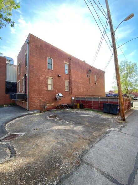 More Photos Of 444 High St, Morgantown Storefront Retail Residential For Lease