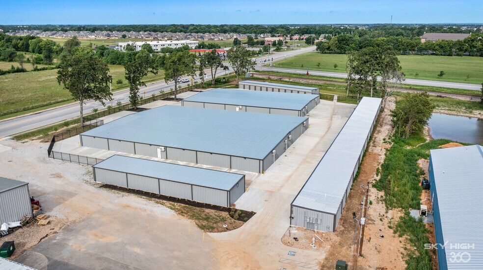 More Photos Of 753 W Pleasant Grove Rd, Rogers Self Storage For Sale