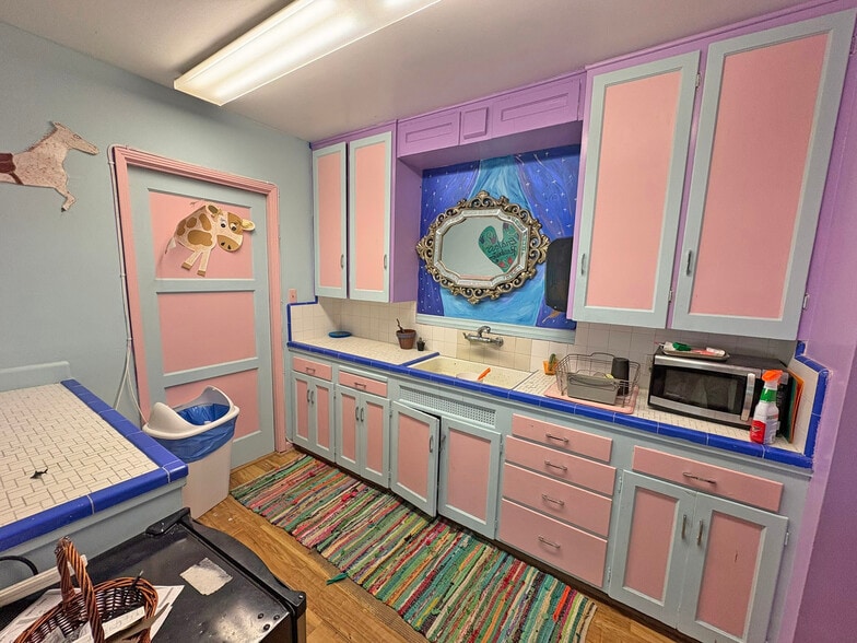 More Photos Of 1009 18th St, Santa Monica Schools For Lease
