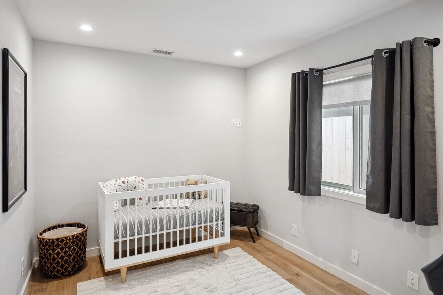 More Photos Of 4852 S Centinela Ave, Los Angeles Multifamily For Sale