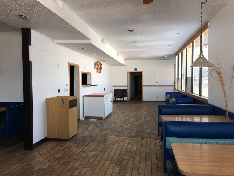 More Photos Of 3401 W Oakland Ave, Austin Truck Stop For Sale