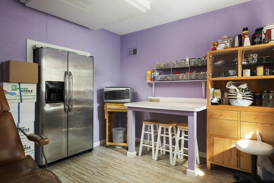 More Photos Of 676 Amboy Ave, Woodbridge Medical For Lease