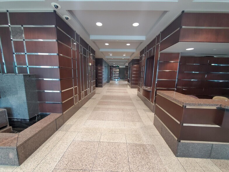 More Photos Of 4425 N River Blvd NE, Cedar Rapids Office For Sale