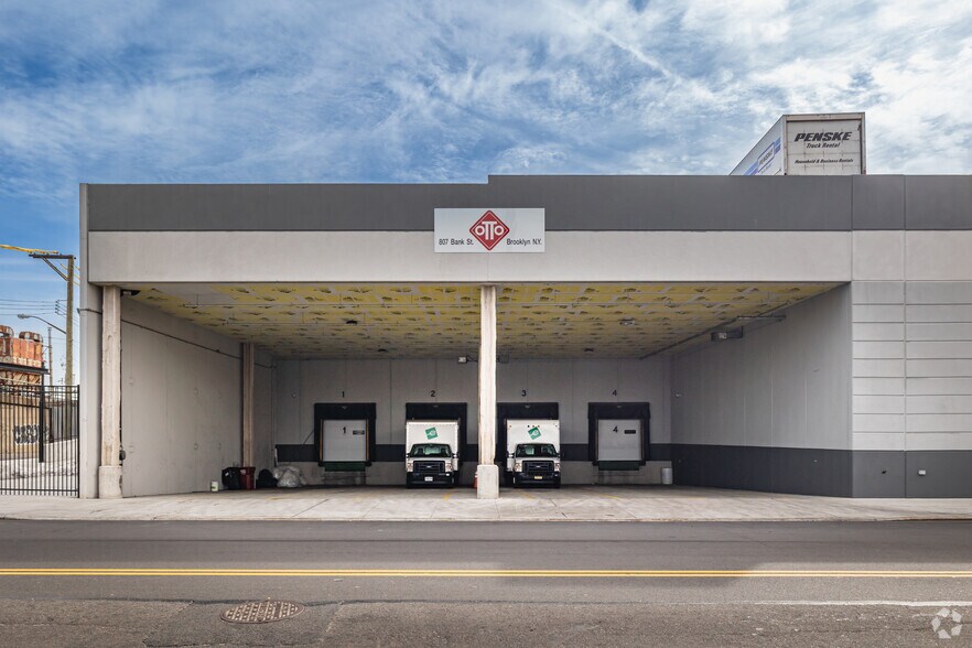 More Photos Of 807 Bank St, Brooklyn Warehouse For Lease