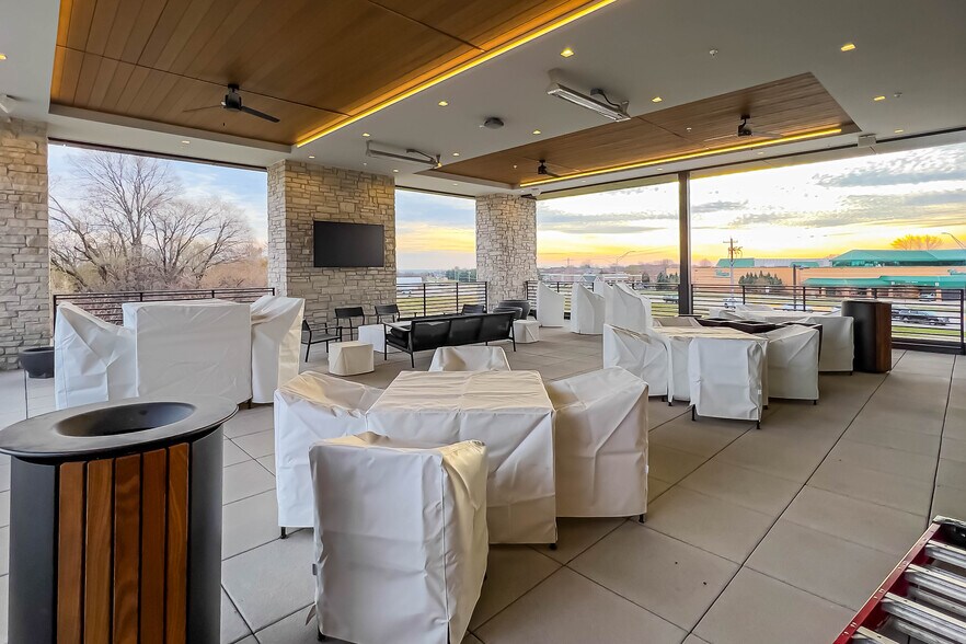 More Photos Of 15591 Hickman Rd, Clive Bank For Sale