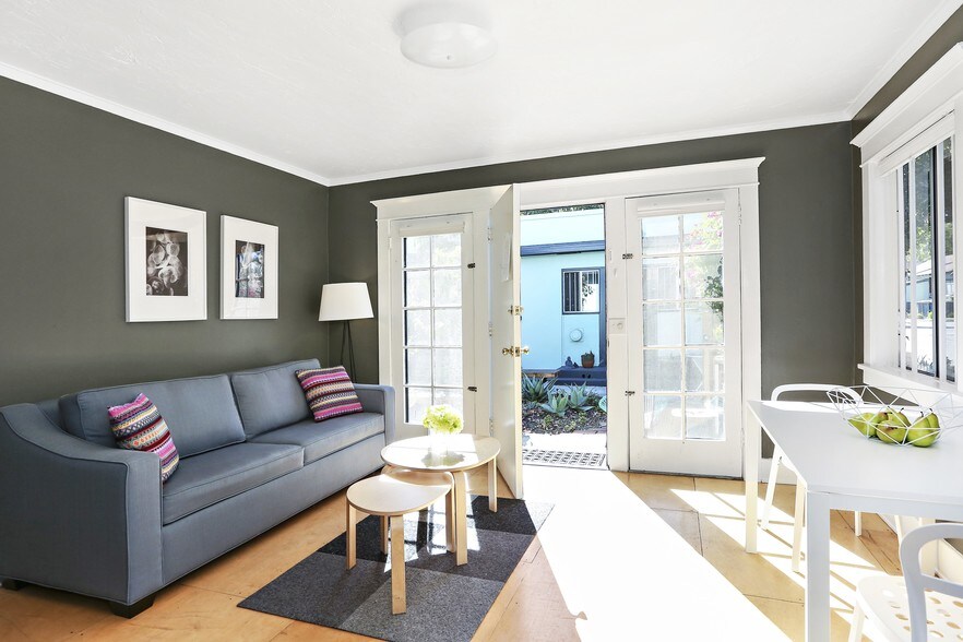 More Photos Of 1520 Andalusia Ave, Venice Apartments For Sale