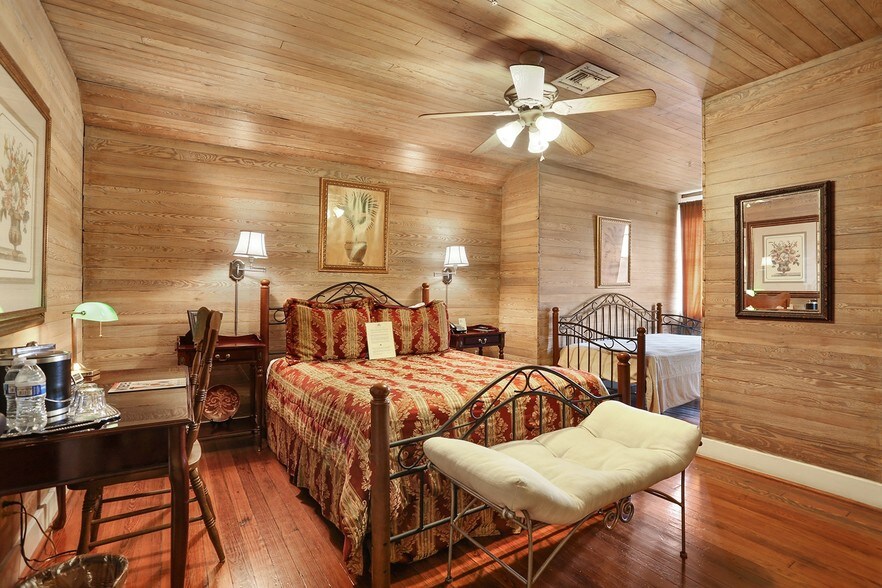 More Photos Of 120 S Pierce St, New Orleans Hotel For Sale