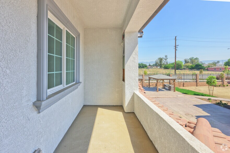 More Photos Of 15909 Merrill Ave, Fontana Apartments For Sale