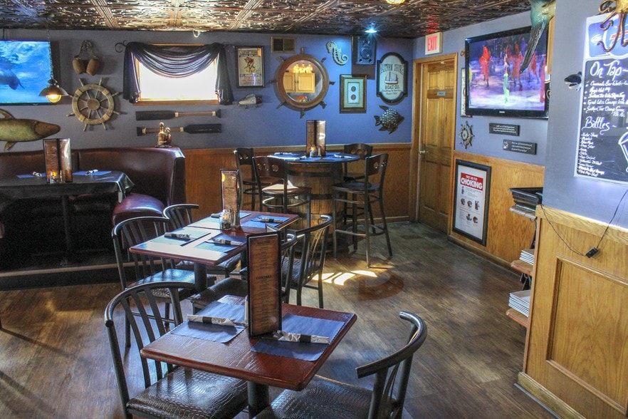 More Photos Of 6558 Lake Shore Rd, Derby Restaurant For Sale