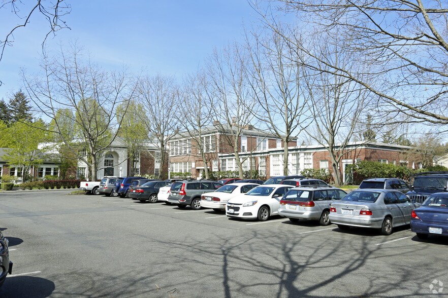 More Photos Of 2611 NE 125th St, Seattle Medical For Lease