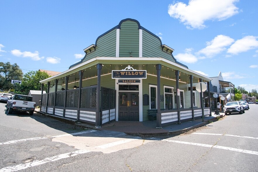 More Photos Of 18723 Main St, Jamestown General Retail For Sale