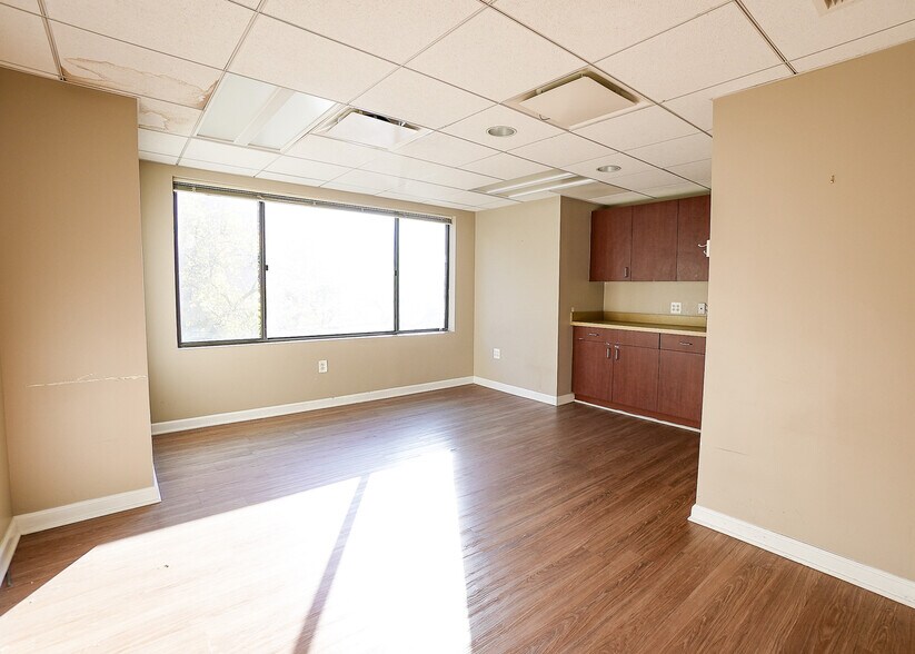 More Photos Of 3 Washington Cir NW, Washington Medical For Sale