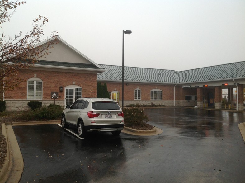 More Photos Of 2429 Randall Rd, Carpentersville Storefront Retail Office For Lease