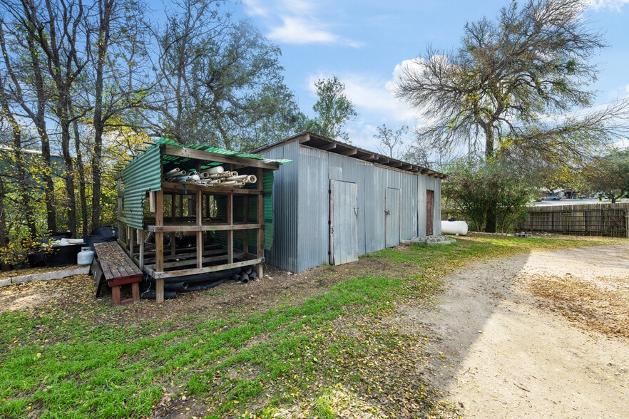 More Photos Of 5205 Hudson Bend Rd, Austin Light Manufacturing For Sale