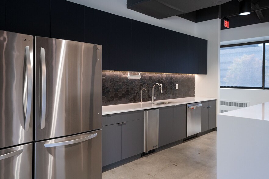 More Photos Of 9201 Ward Pky, Kansas City Office For Sale