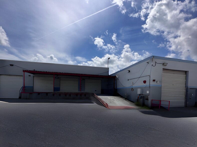 More Photos Of 2320 NW 147th St, Opa-locka Warehouse For Lease