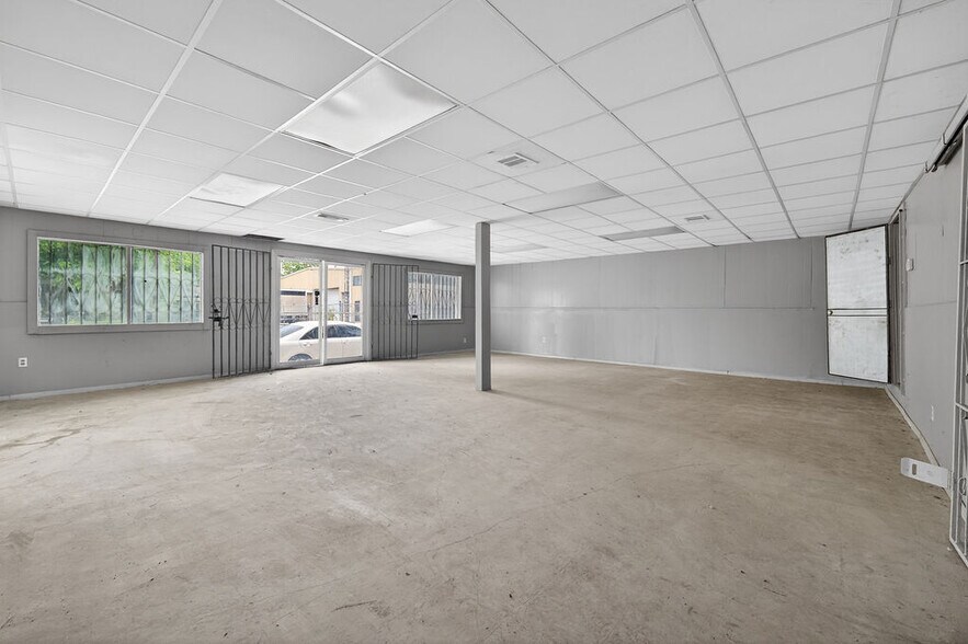 More Photos Of 905 Ruiz St, San Antonio Storefront For Lease