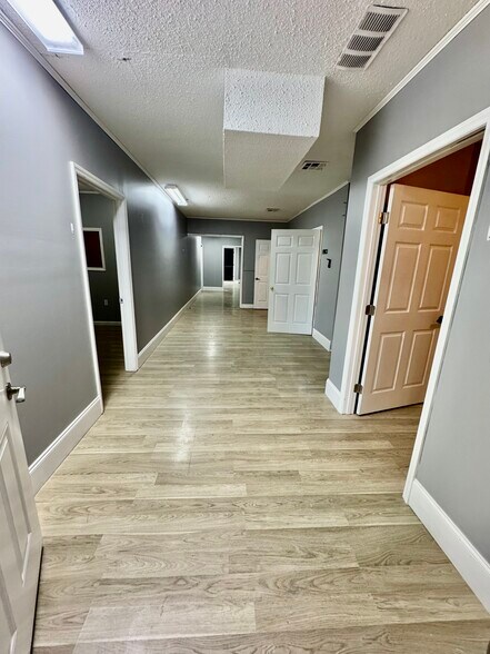 More Photos Of 133 E Parris Ave, High Point Freestanding For Lease