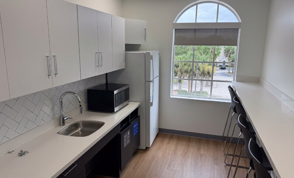 More Photos Of 1660 SW St Lucie West Blvd, Port Saint Lucie Medical For Lease