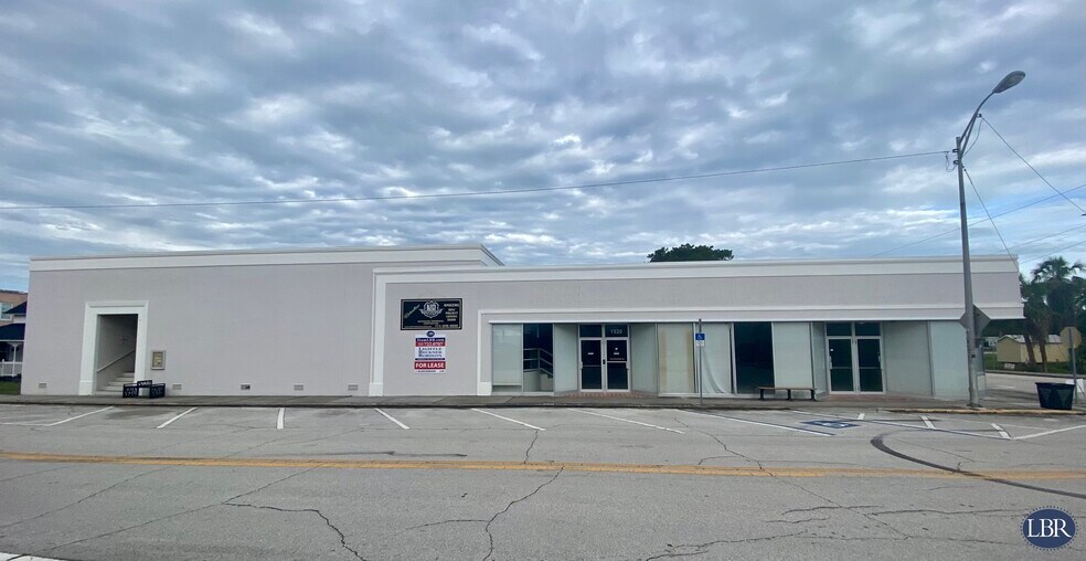 More Photos Of 1520 Highland Ave, Melbourne Restaurant For Lease