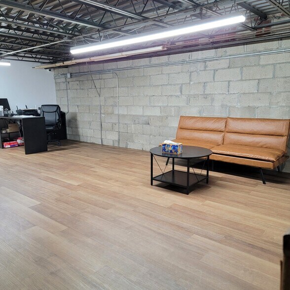 More Photos Of 251 52nd St, Brooklyn Warehouse For Lease