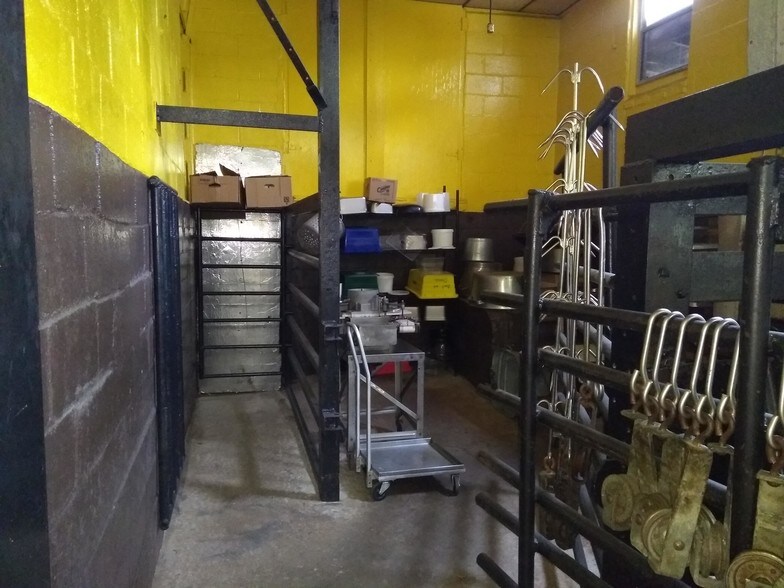 More Photos Of 124 Mahoning Dr E, Lehighton Storefront For Sale