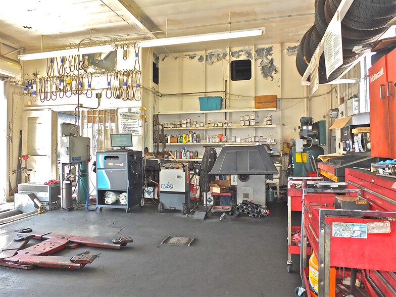 More Photos Of 2003 Marine Ave, Gardena Auto Repair For Sale