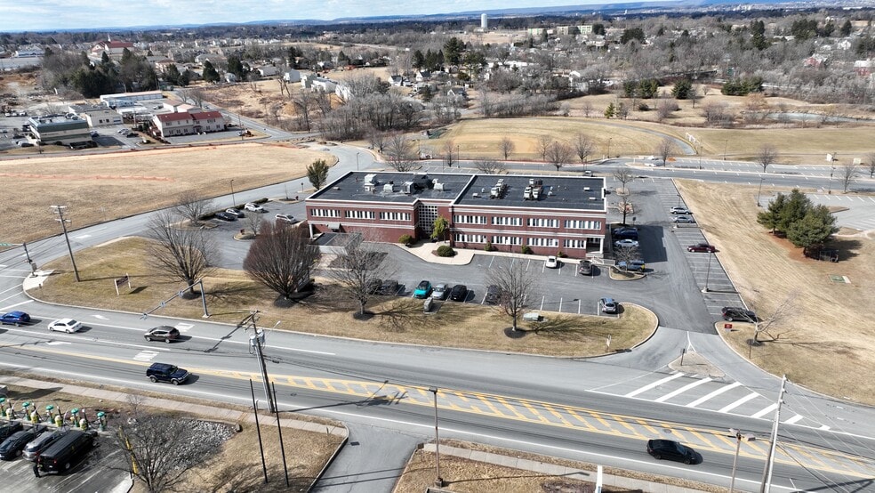 More Photos Of 2925 William Penn Hwy, Easton Office For Lease