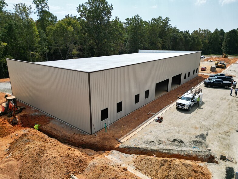 Primary Photo Of 4625 Atlanta Hwy, Flowery Branch Warehouse For Sale