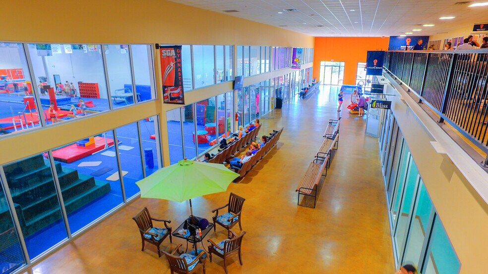 More Photos Of 280 Commerce St, Southlake Office For Sale
