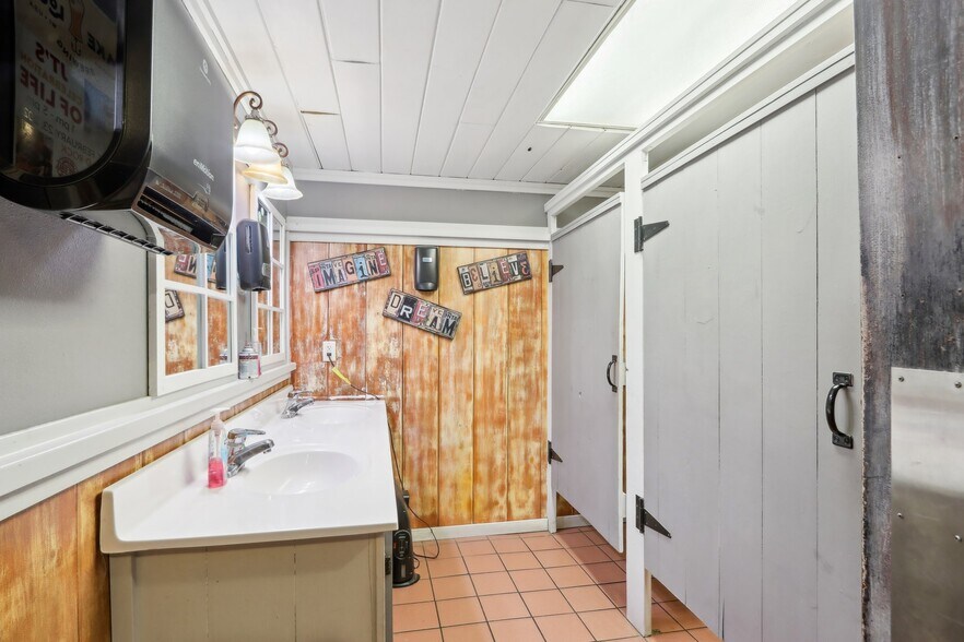 More Photos Of W11070 Hwy 16 & 60, Columbus Restaurant For Sale