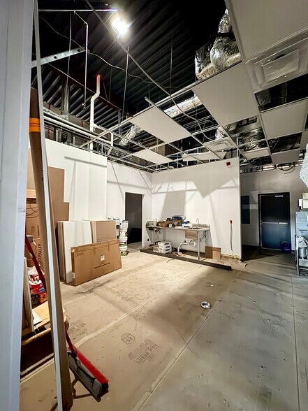 More Photos Of 4250 Tpc Pky, San Antonio Storefront For Lease