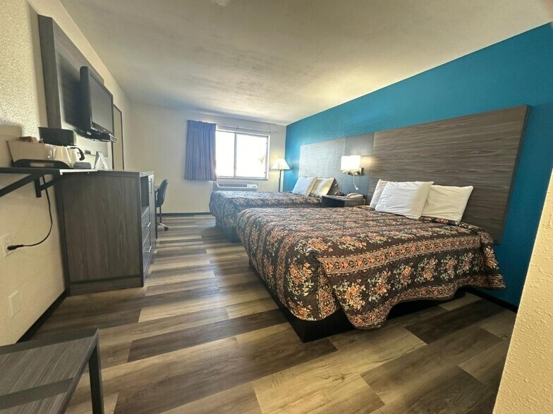 More Photos Of 402 N 12th St, Tecumseh Hotel For Sale