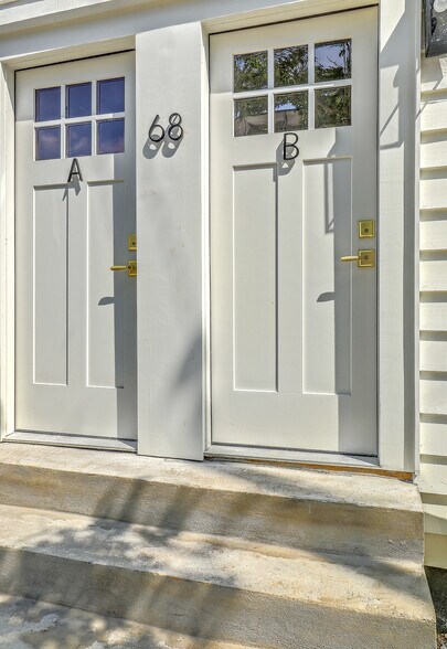 More Photos Of 68 Lee St, Charleston Apartments For Sale