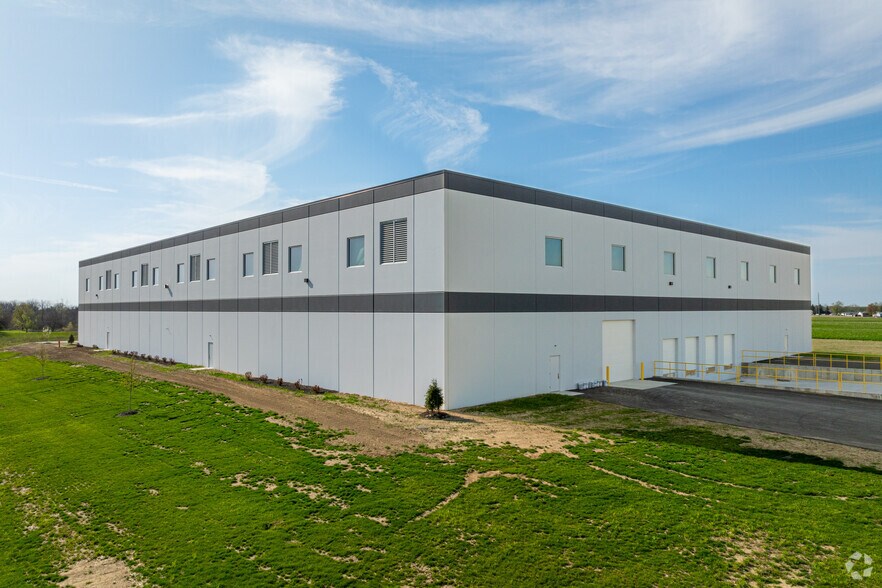 More Photos Of 239 N Heartland Dr, Delphi Warehouse For Sale