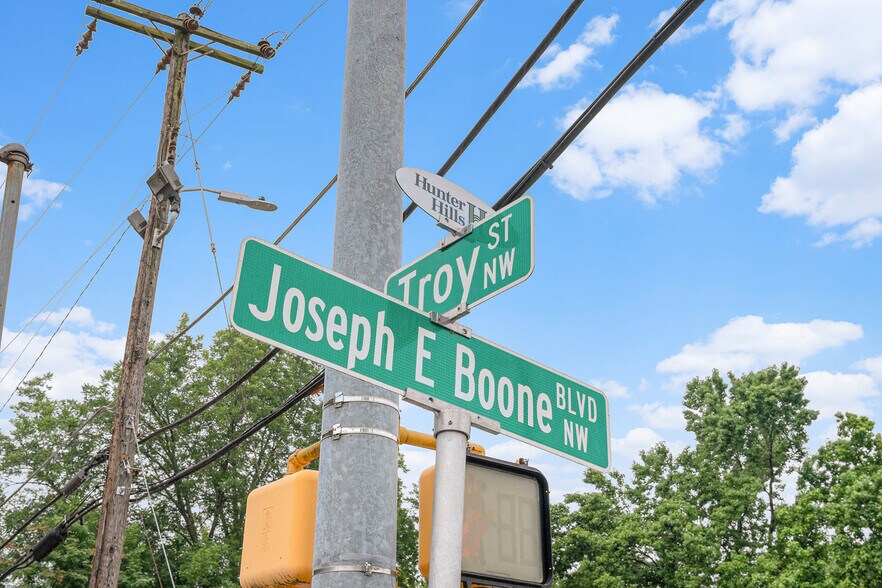 More Photos Of 1206 Joseph E Boone Blvd NW, Atlanta Freestanding For Sale